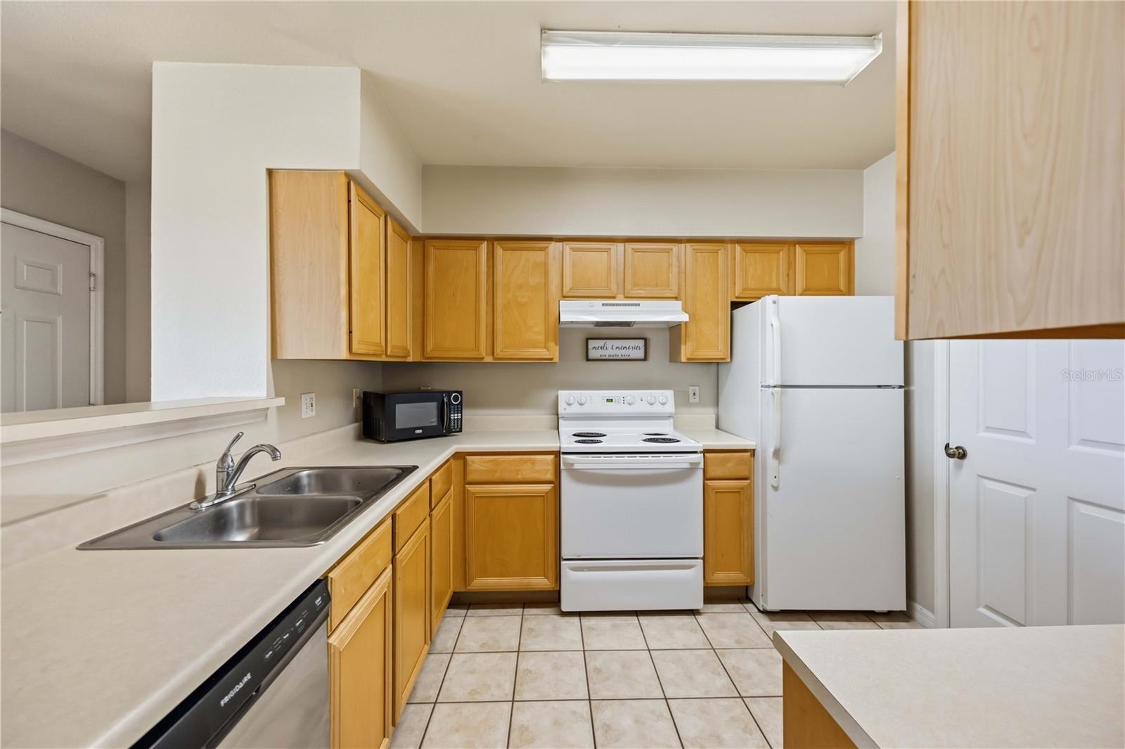 1195 VILLAGIO CIR #206 — photo 12