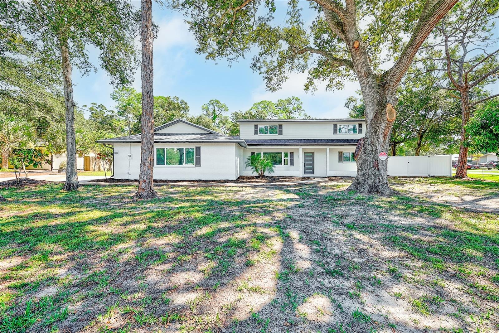1595 OAK LN — photo 3