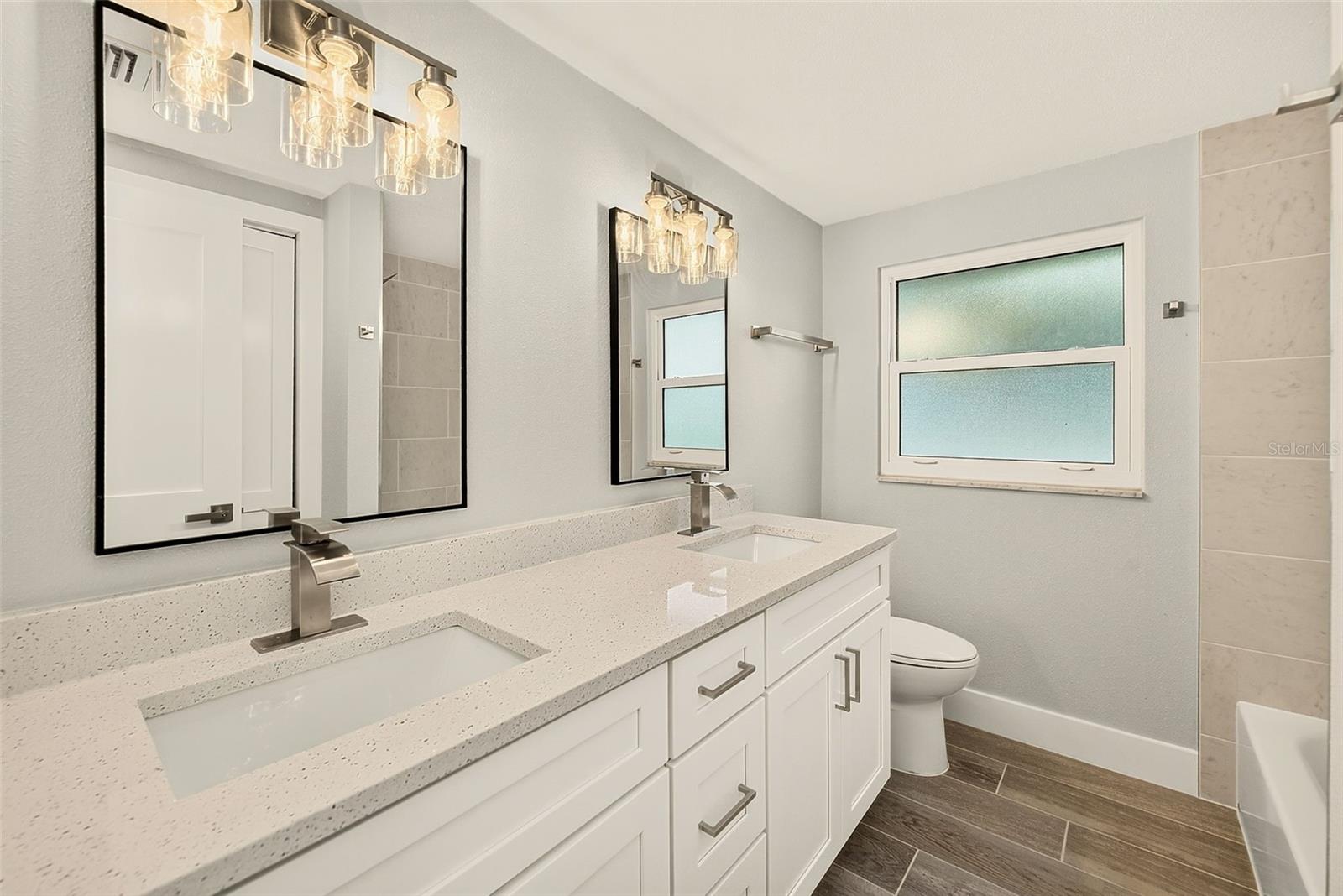 1595 OAK LN — photo 41