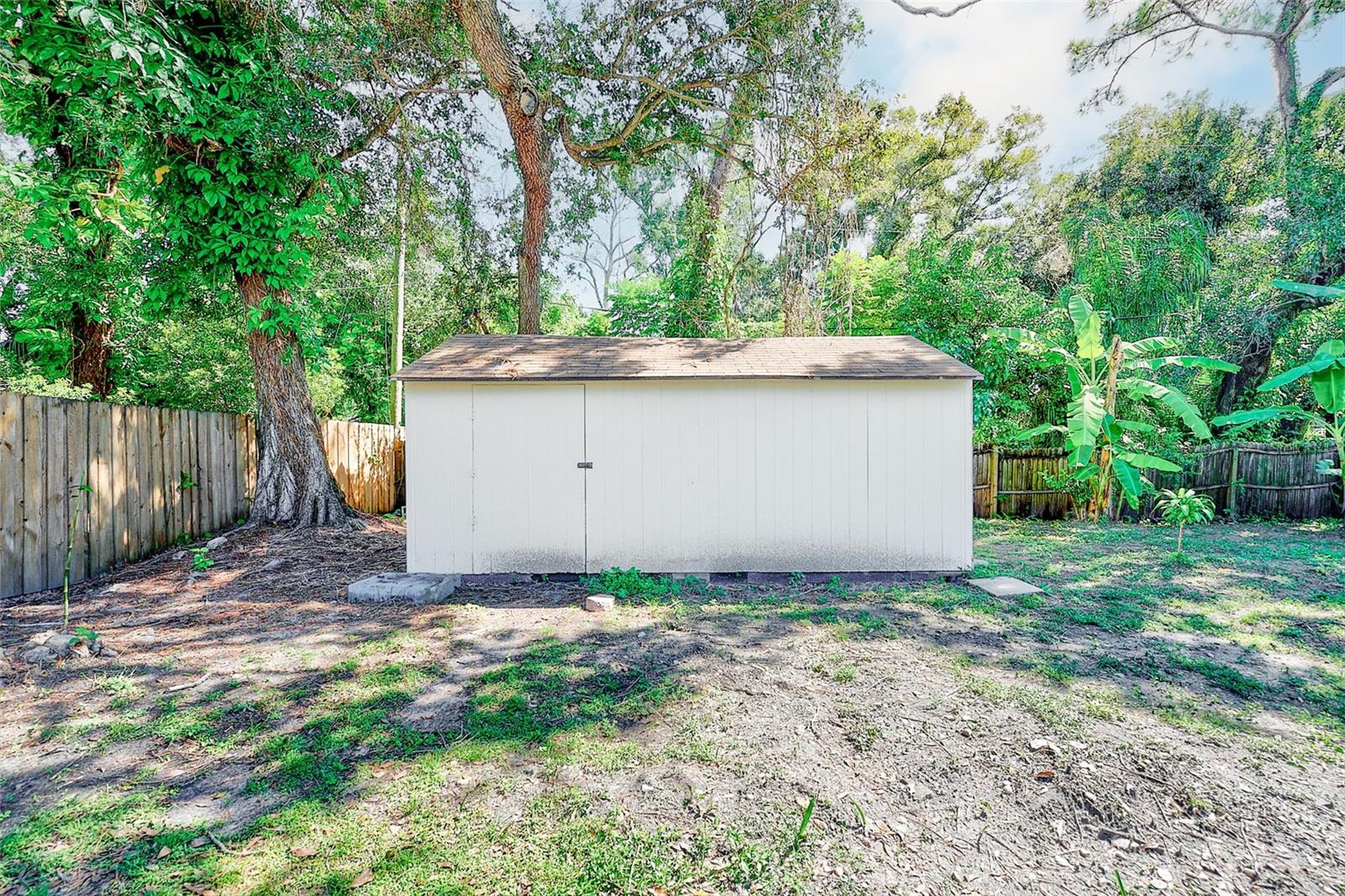 1595 OAK LN — photo 57