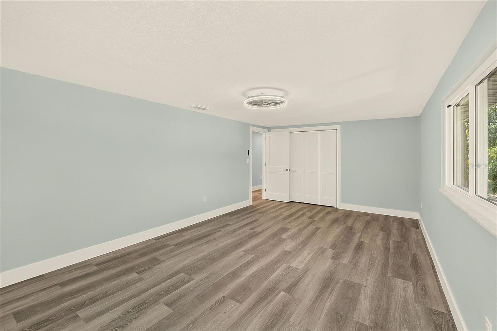 1595 OAK LN — photo 39