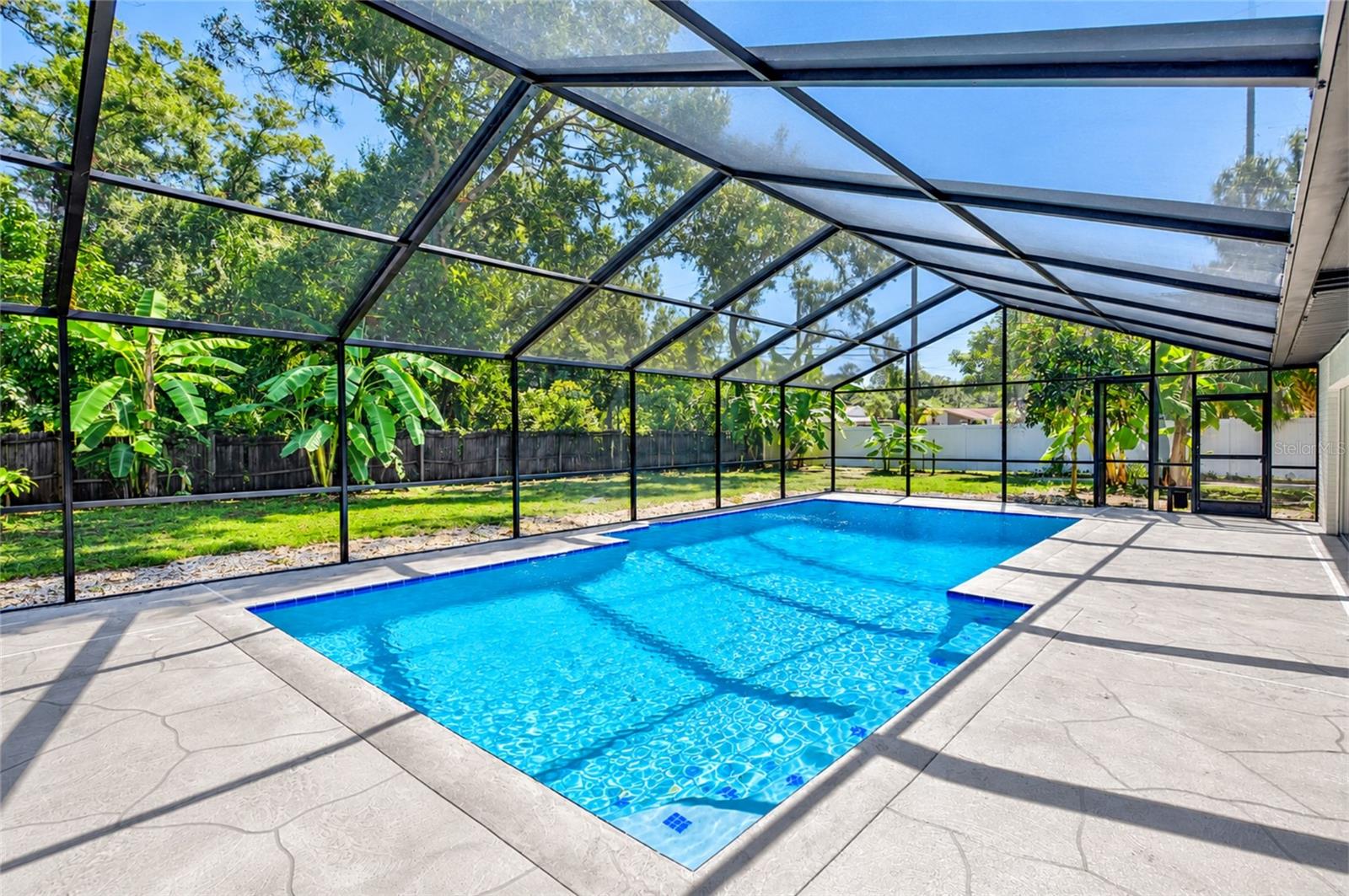 1595 OAK LN — photo 45