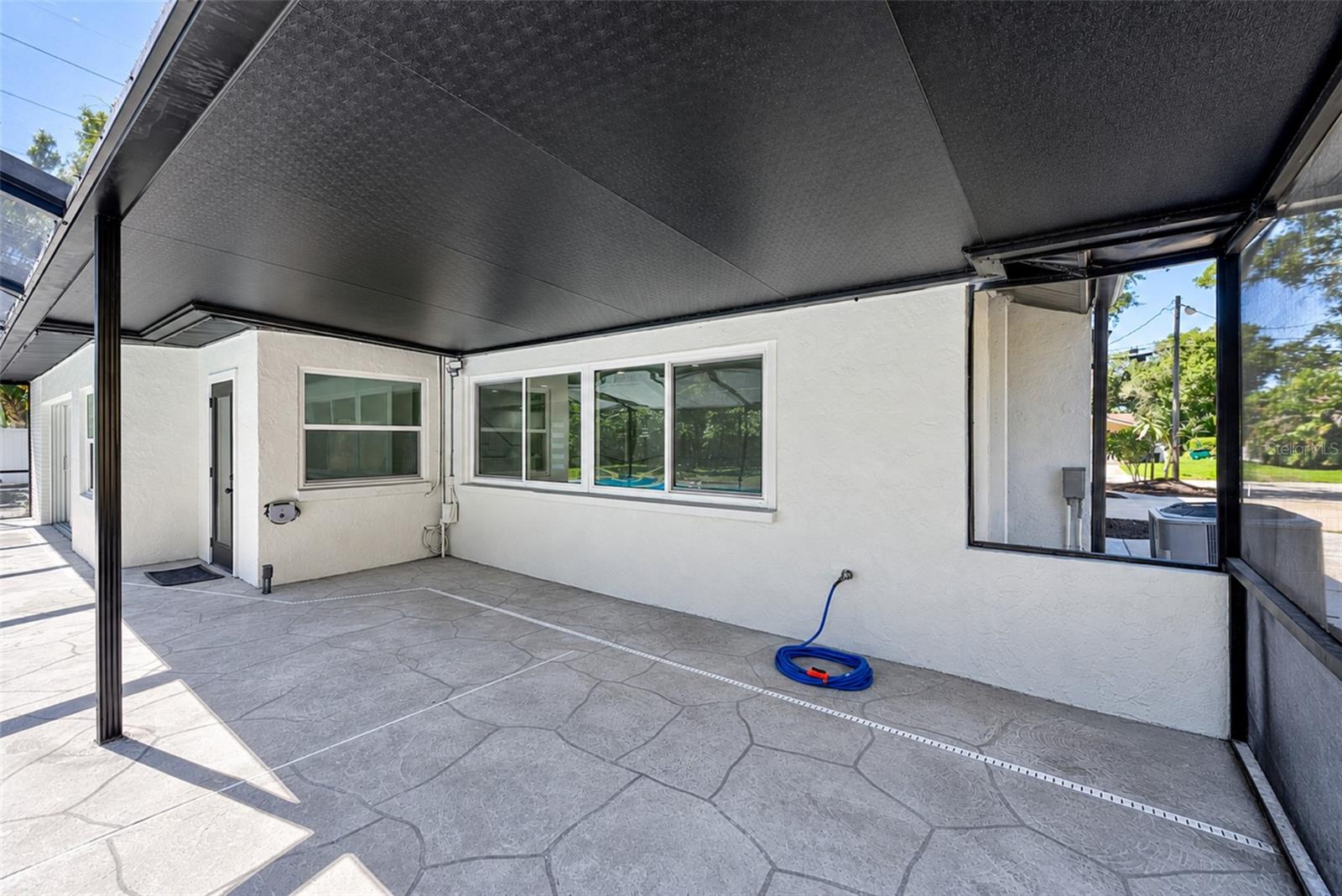 1595 OAK LN — photo 49