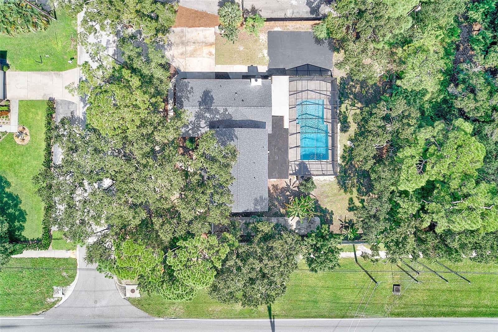 1595 OAK LN — photo 4