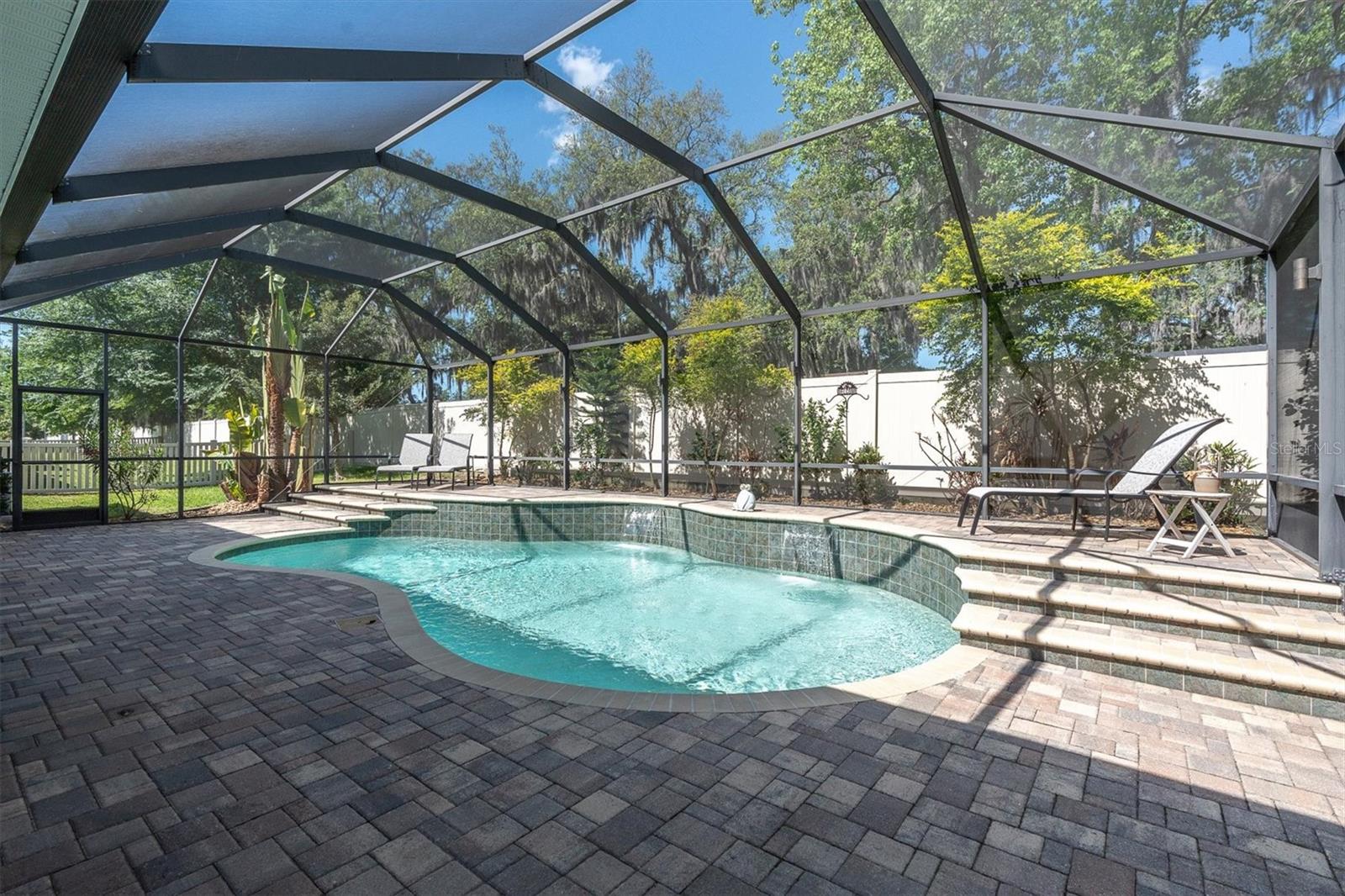 1212 LOREA LN — photo 45