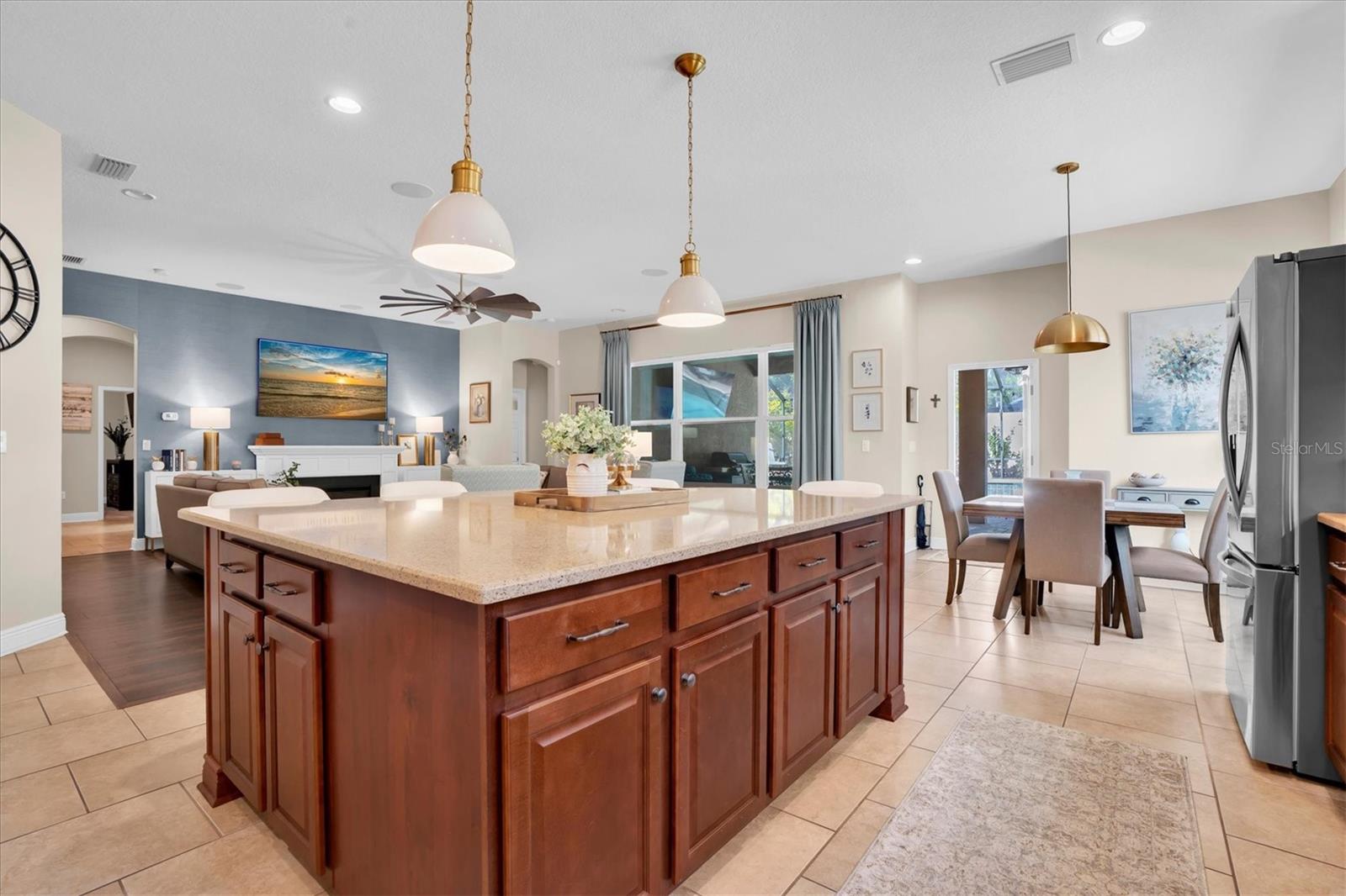 1212 LOREA LN — photo 19