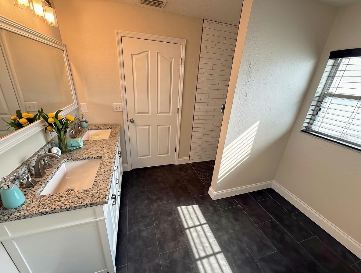 5325 WATSON RD — photo 19