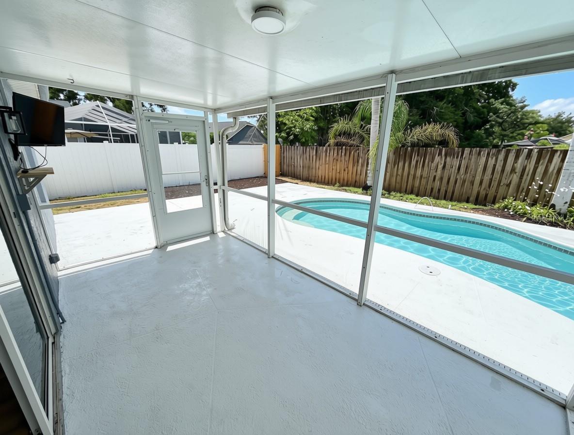 5325 WATSON RD — photo 32