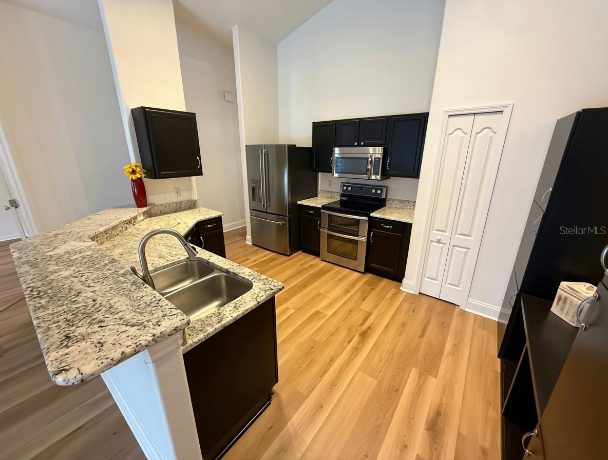 5325 WATSON RD — photo 8