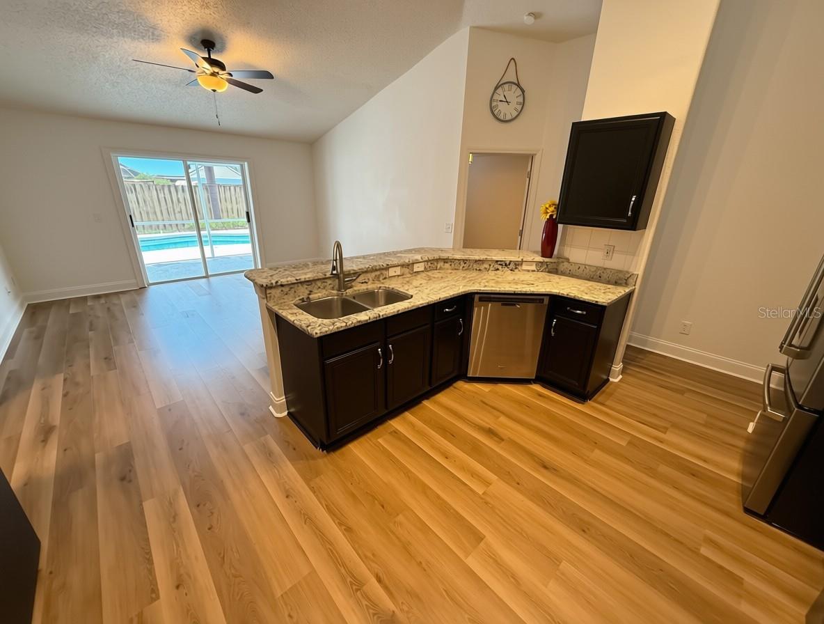 5325 WATSON RD — photo 10