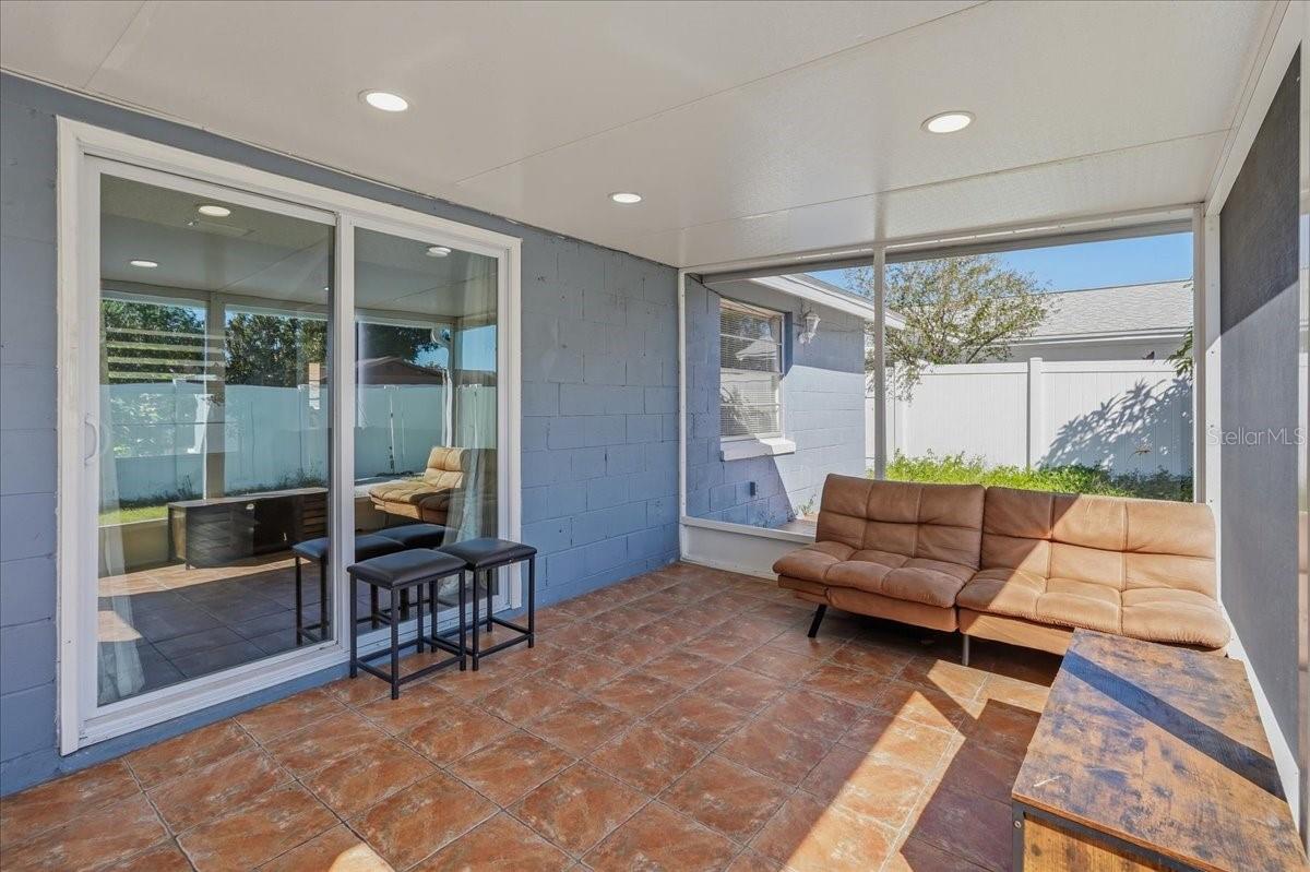 7603 WOODLAND OAKS CT — photo 27