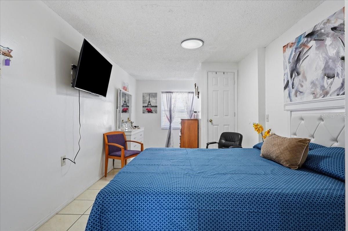 7603 WOODLAND OAKS CT — photo 43