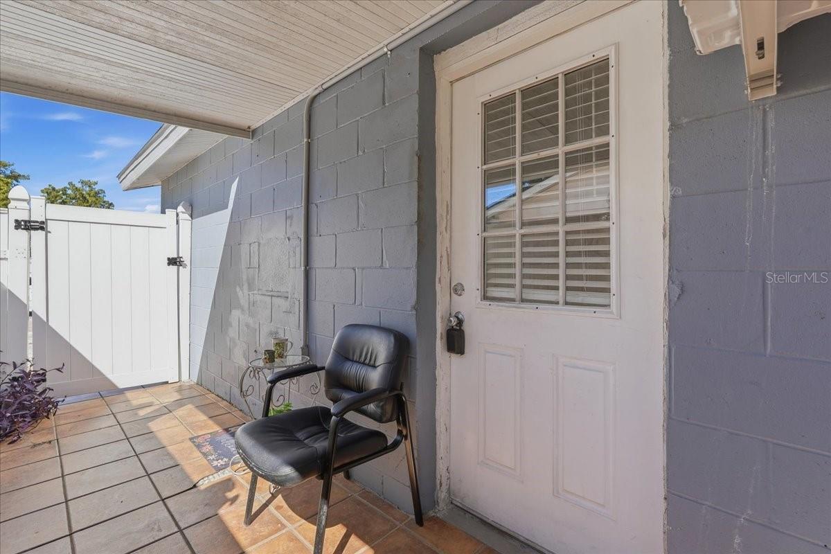 7603 WOODLAND OAKS CT — photo 38