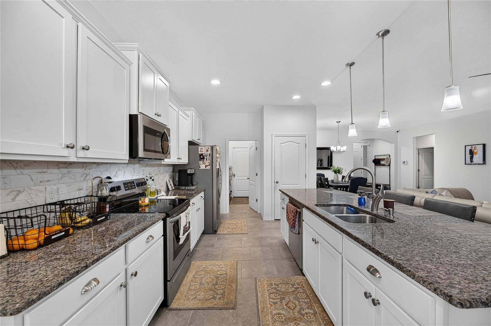 10619 SCENIC HOLLOW DR — photo 3