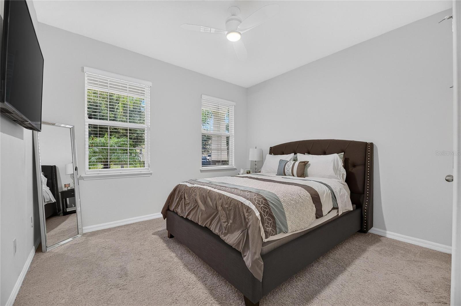 10619 SCENIC HOLLOW DR — photo 18