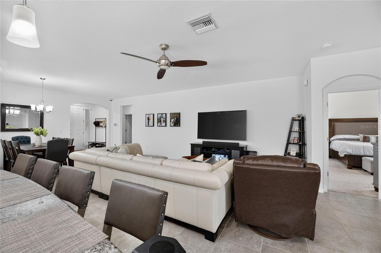 10619 SCENIC HOLLOW DR — photo 17