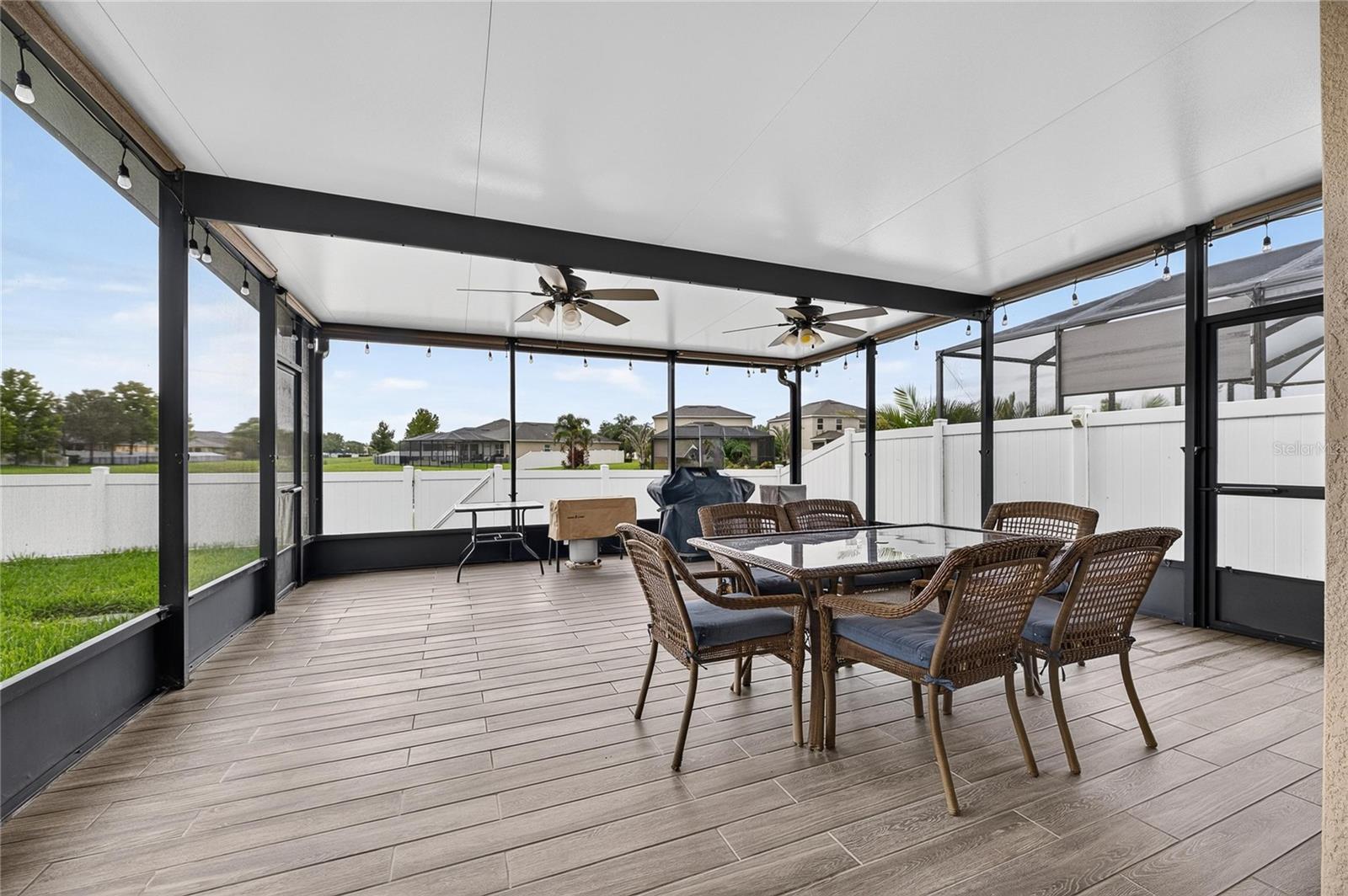 10619 SCENIC HOLLOW DR — photo 38