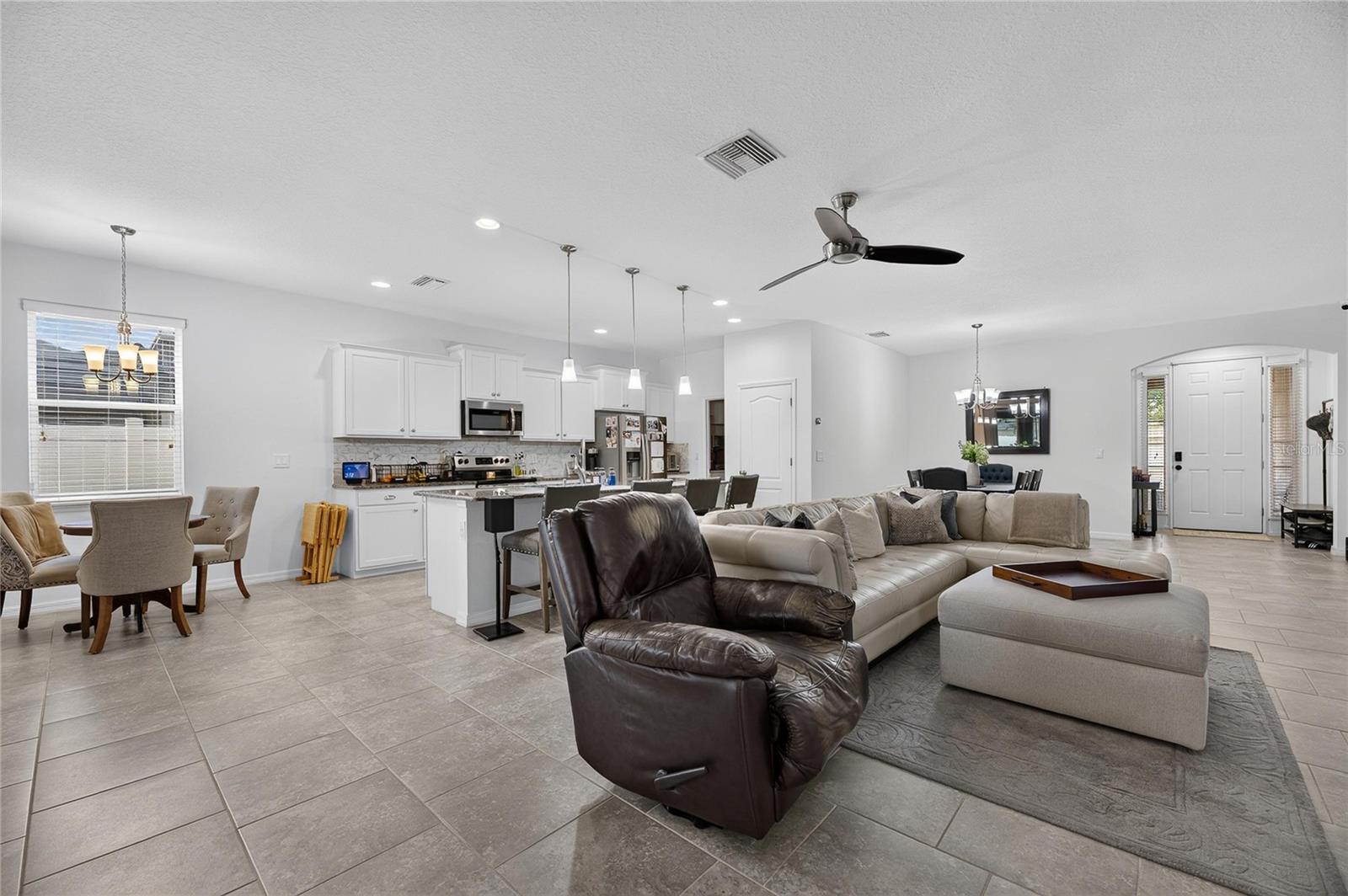 10619 SCENIC HOLLOW DR — photo 13