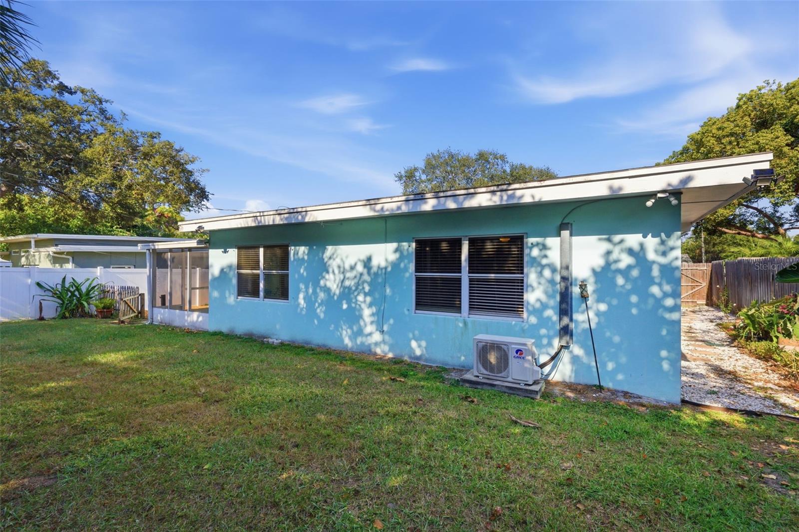 2039 PINE RIDGE DR — photo 31