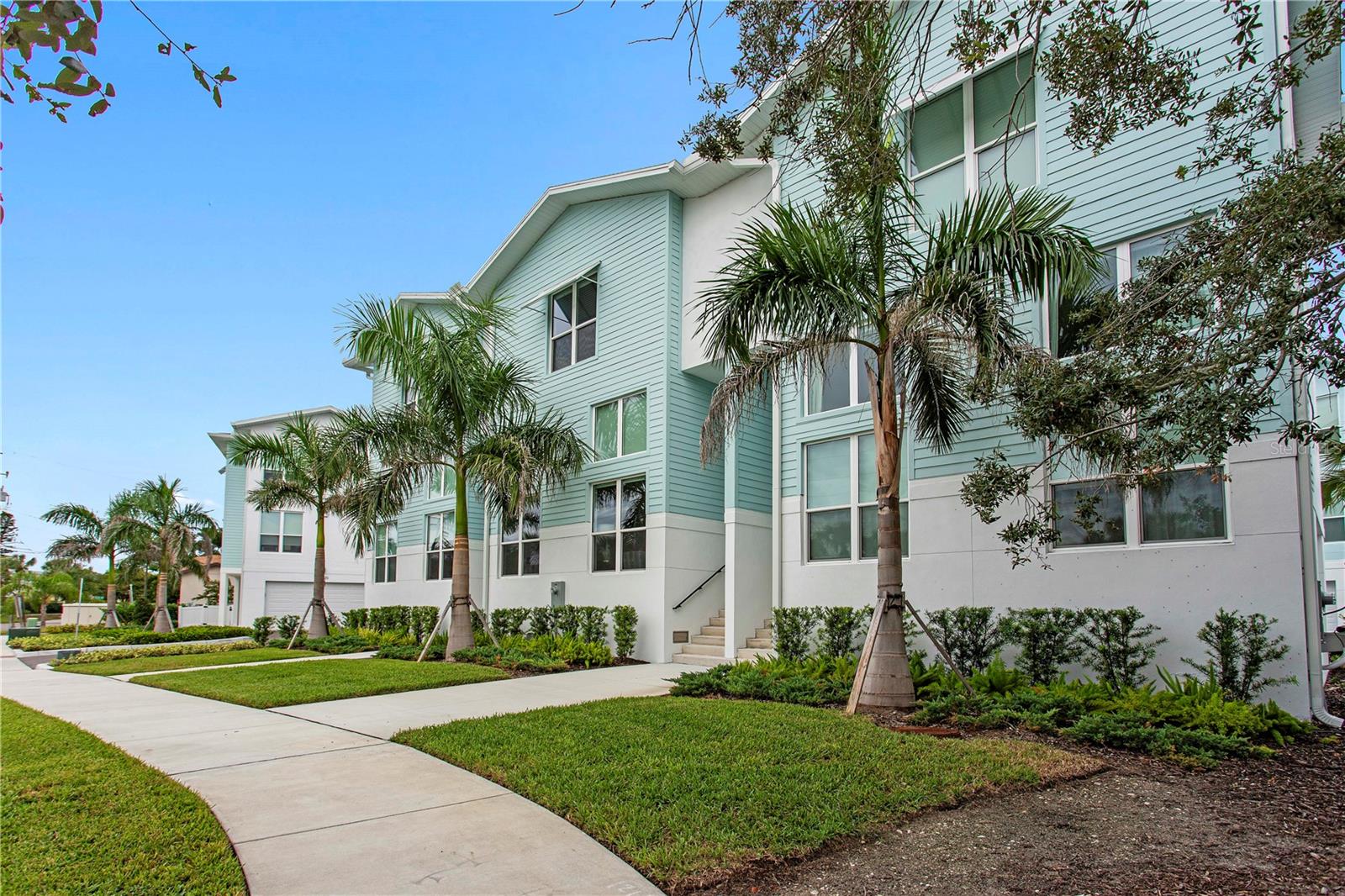 3826 POMPANO DR SE — photo 2