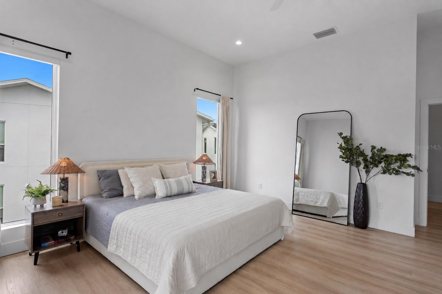 3826 POMPANO DR SE — photo 17