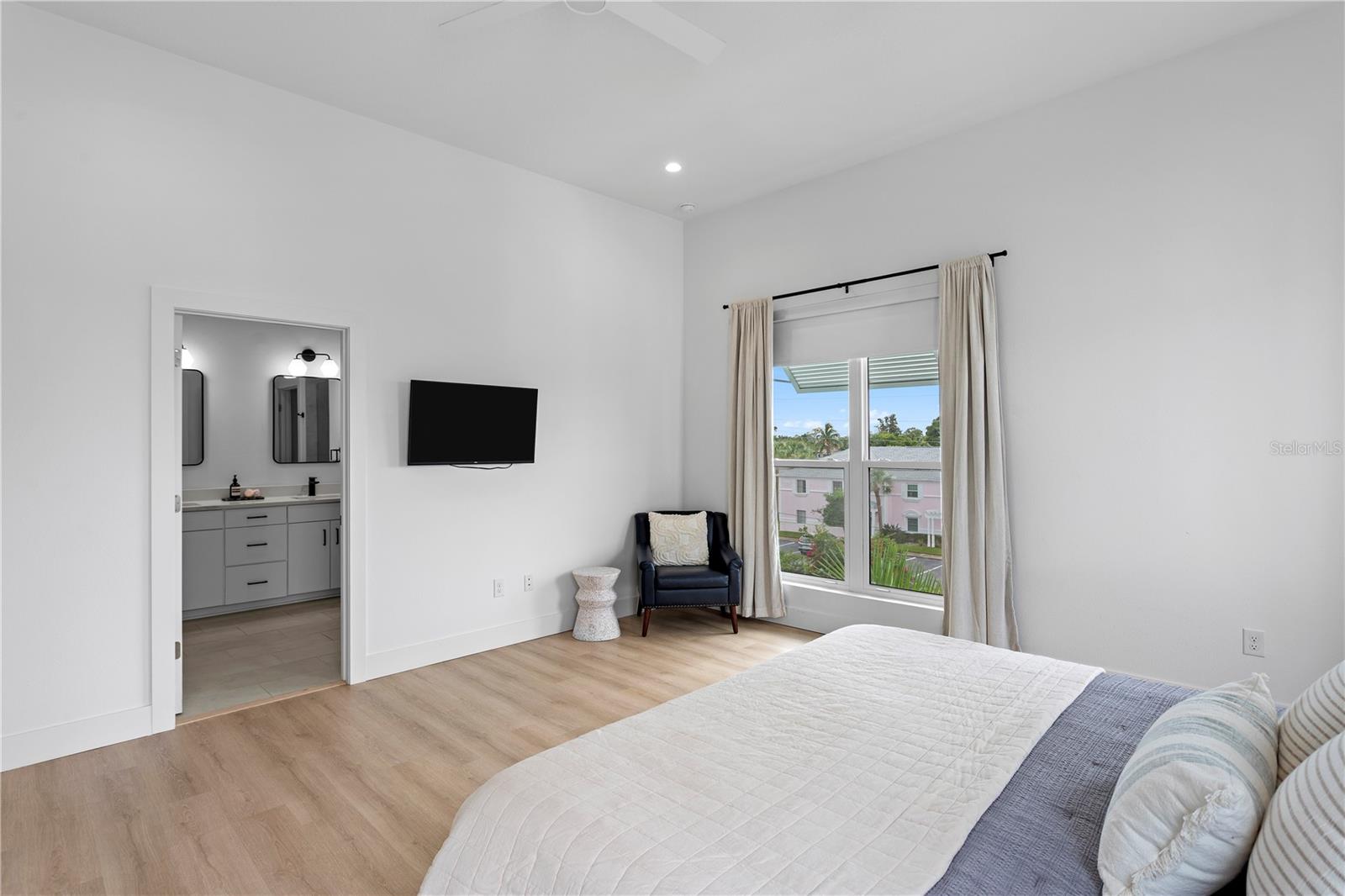3826 POMPANO DR SE — photo 20