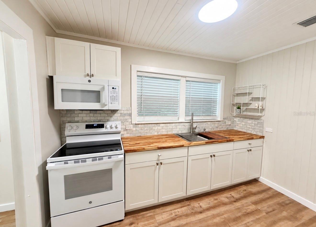 1204 N MORNINGSIDE DR — photo 10