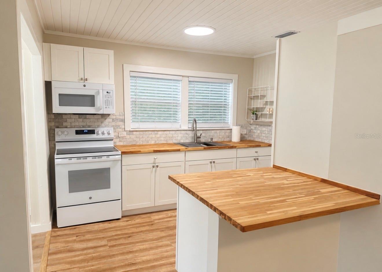 1204 N MORNINGSIDE DR — photo 8