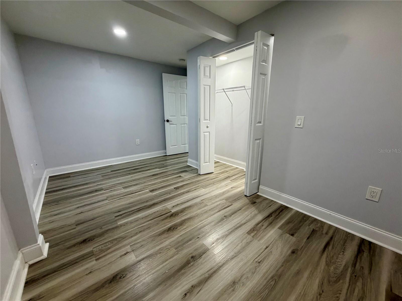 1021 E CAYUGA ST — photo 28
