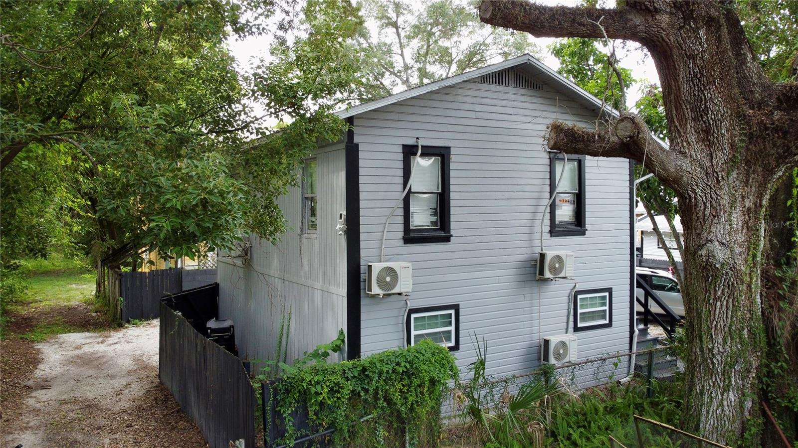 1021 E CAYUGA ST — photo 20