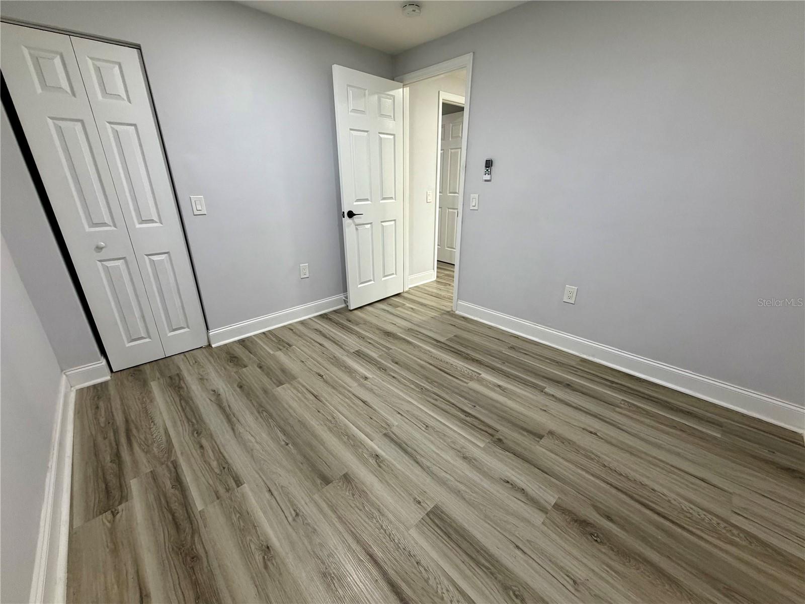 1021 E CAYUGA ST — photo 29