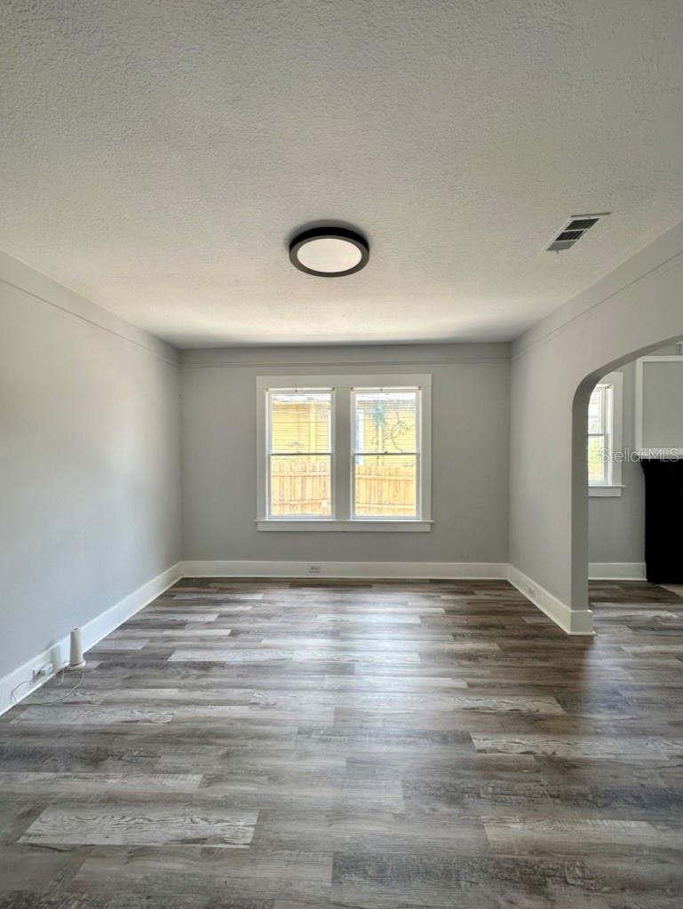 1021 E CAYUGA ST — photo 8