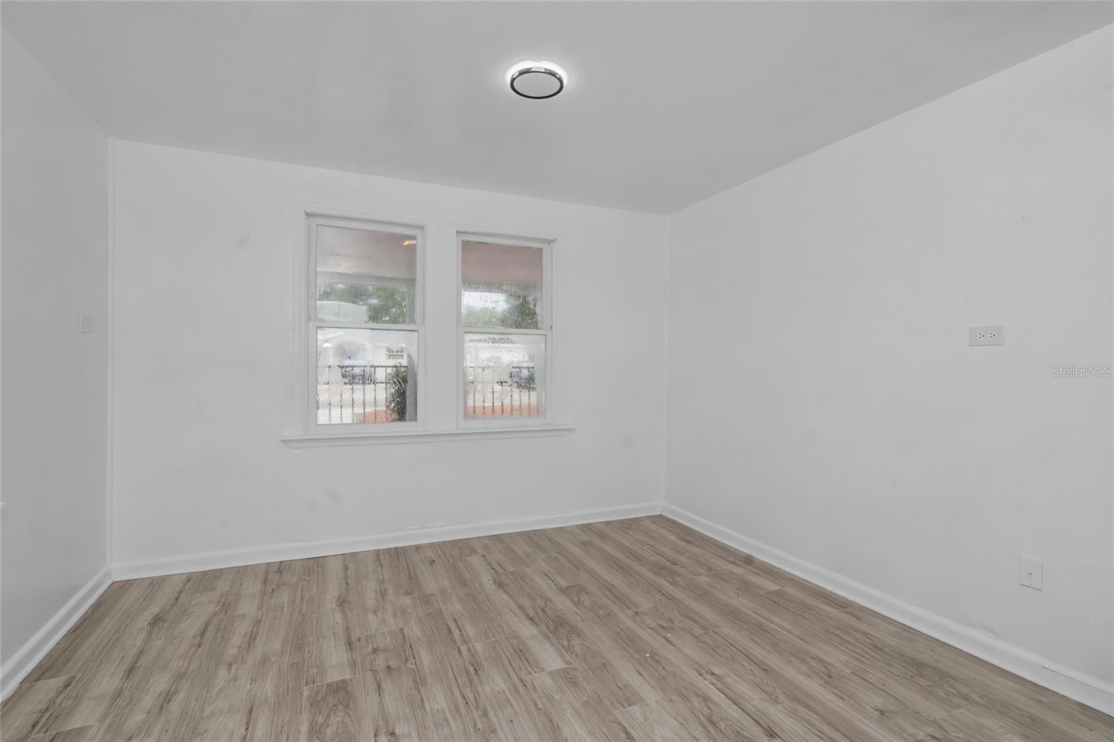 8021 N EDISON AVE — photo 22