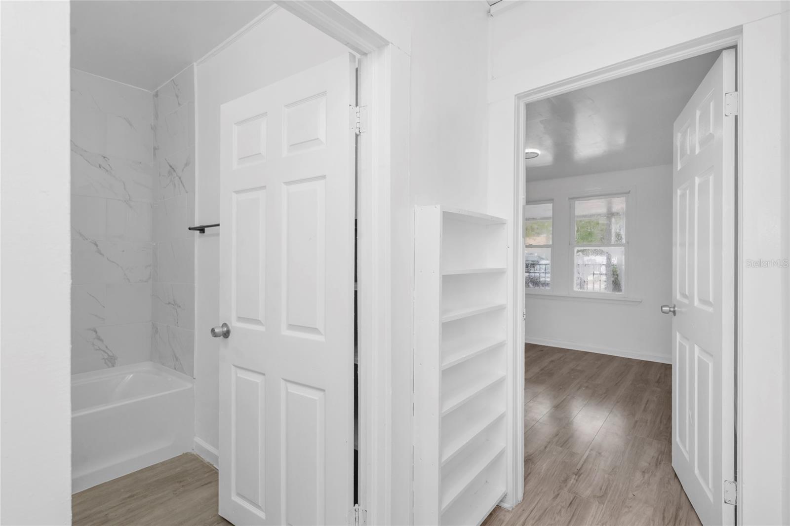 8021 N EDISON AVE — photo 9