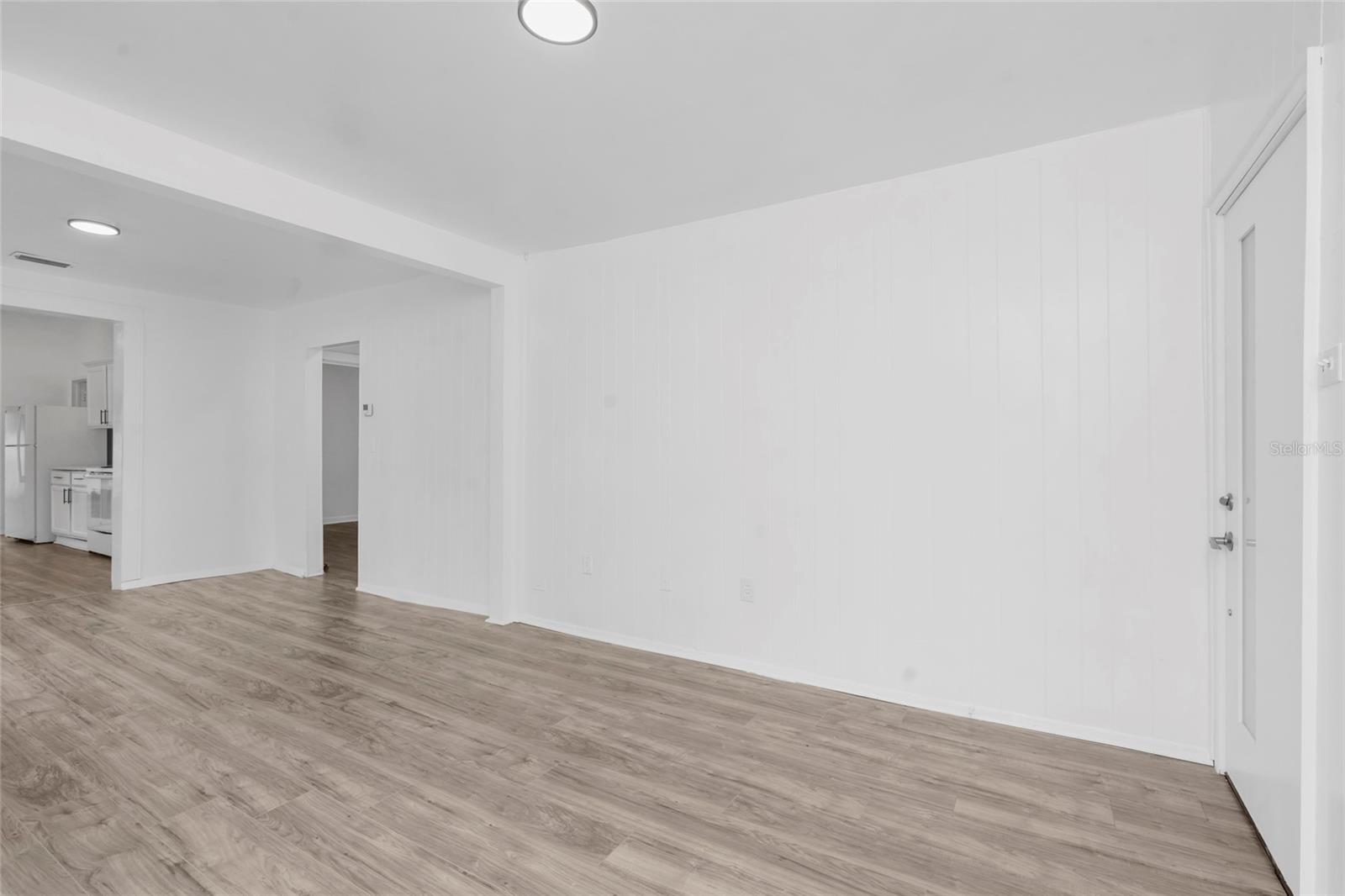 8021 N EDISON AVE — photo 20
