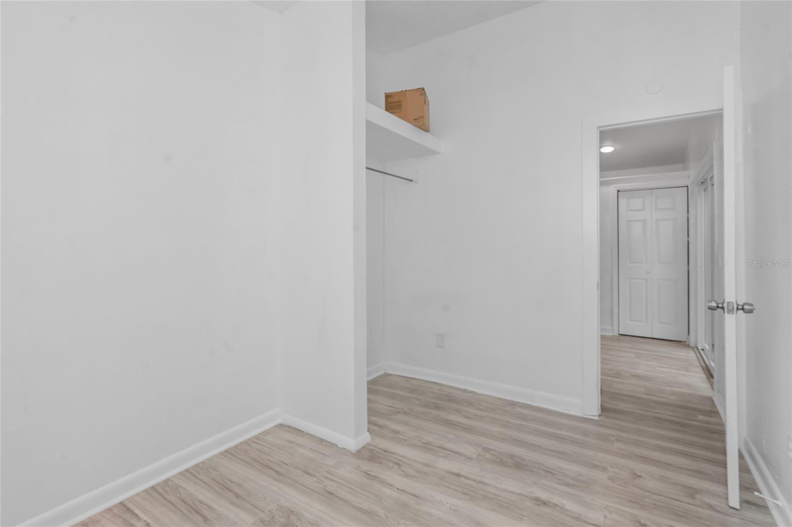 8021 N EDISON AVE — photo 16
