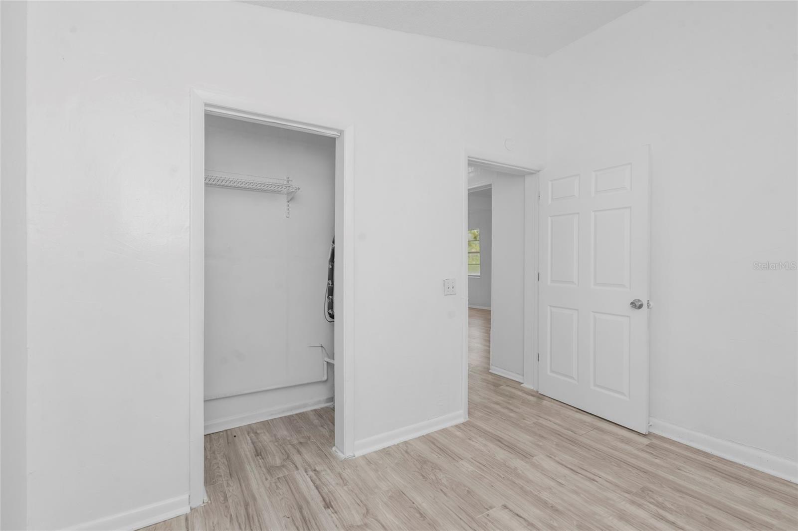 8021 N EDISON AVE — photo 15