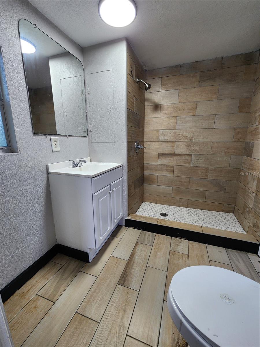 14851 DADE ST — photo 10