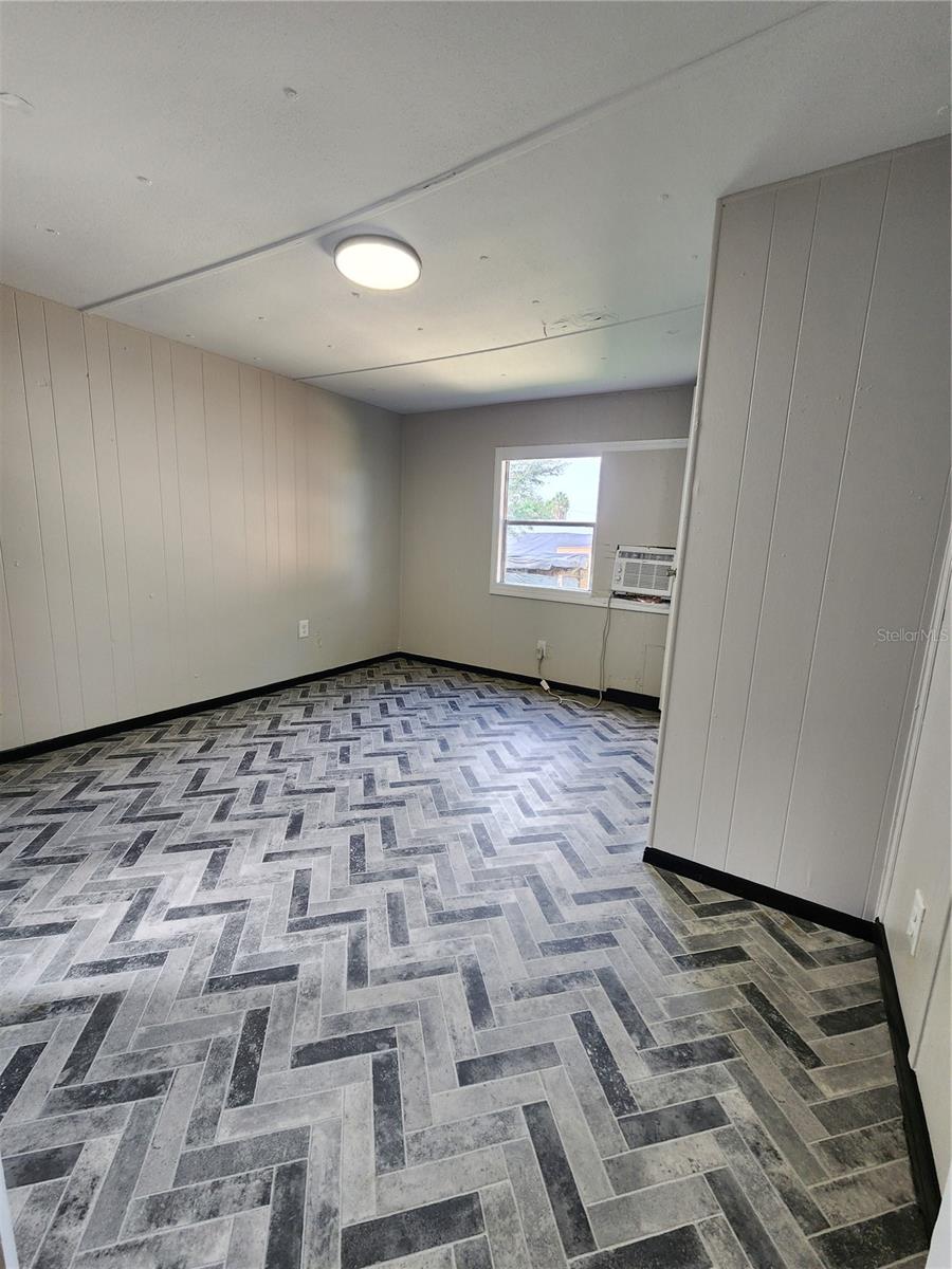 14851 DADE ST — photo 11