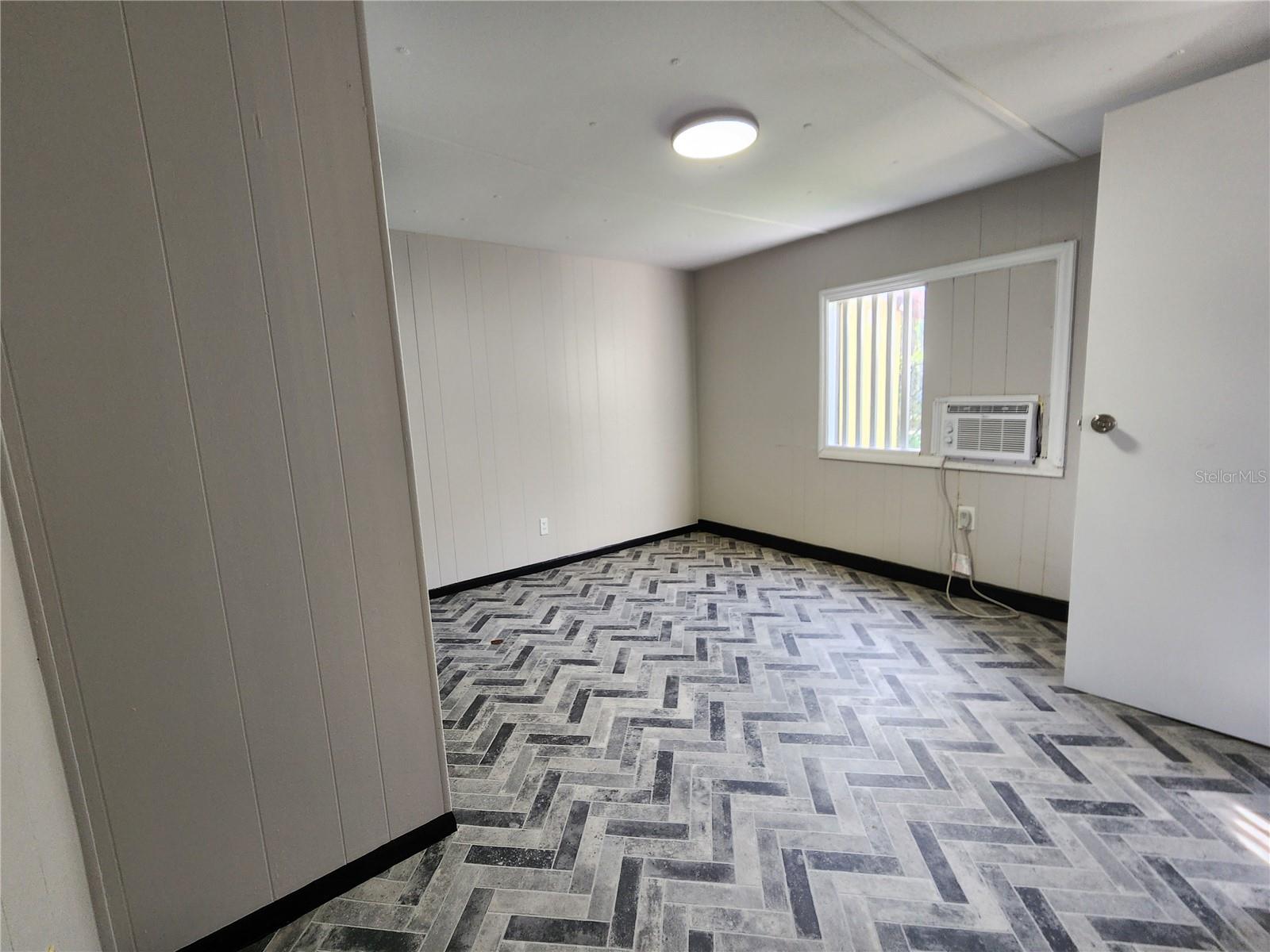14851 DADE ST — photo 14