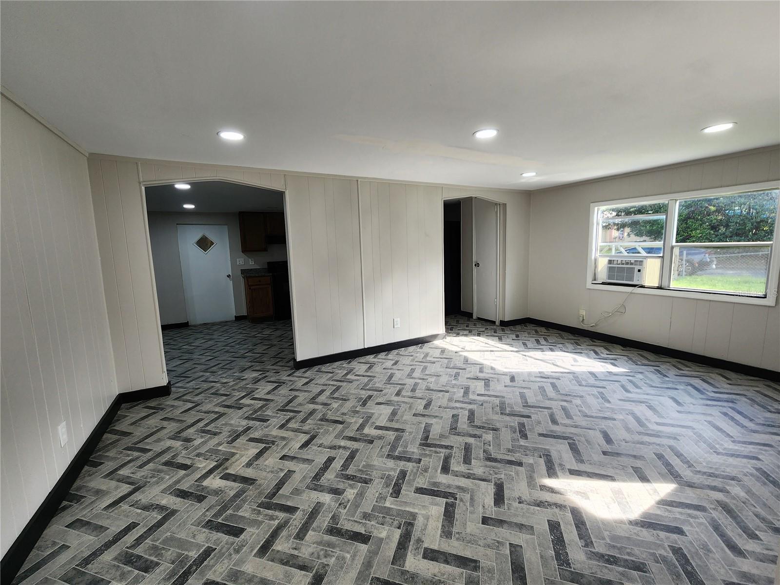 14851 DADE ST — photo 2