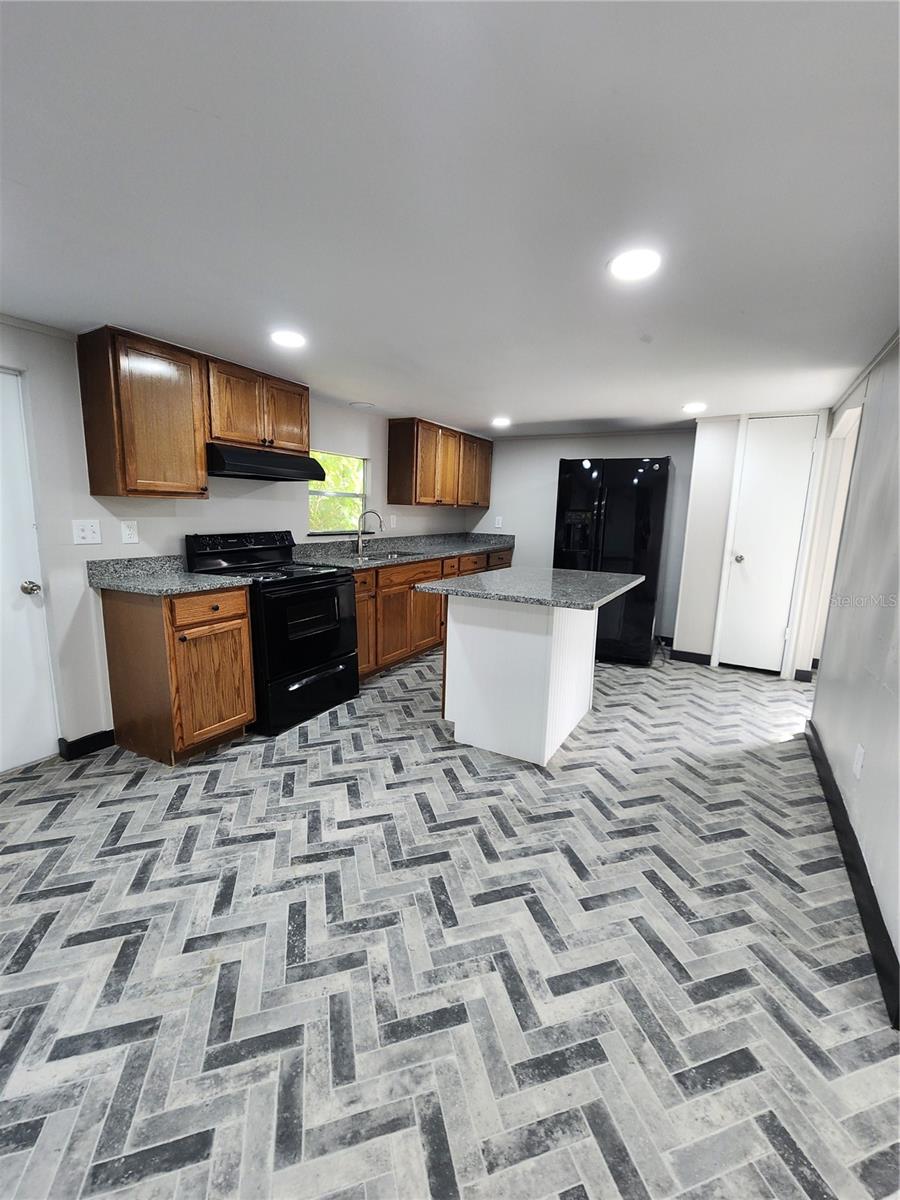 14851 DADE ST — photo 3
