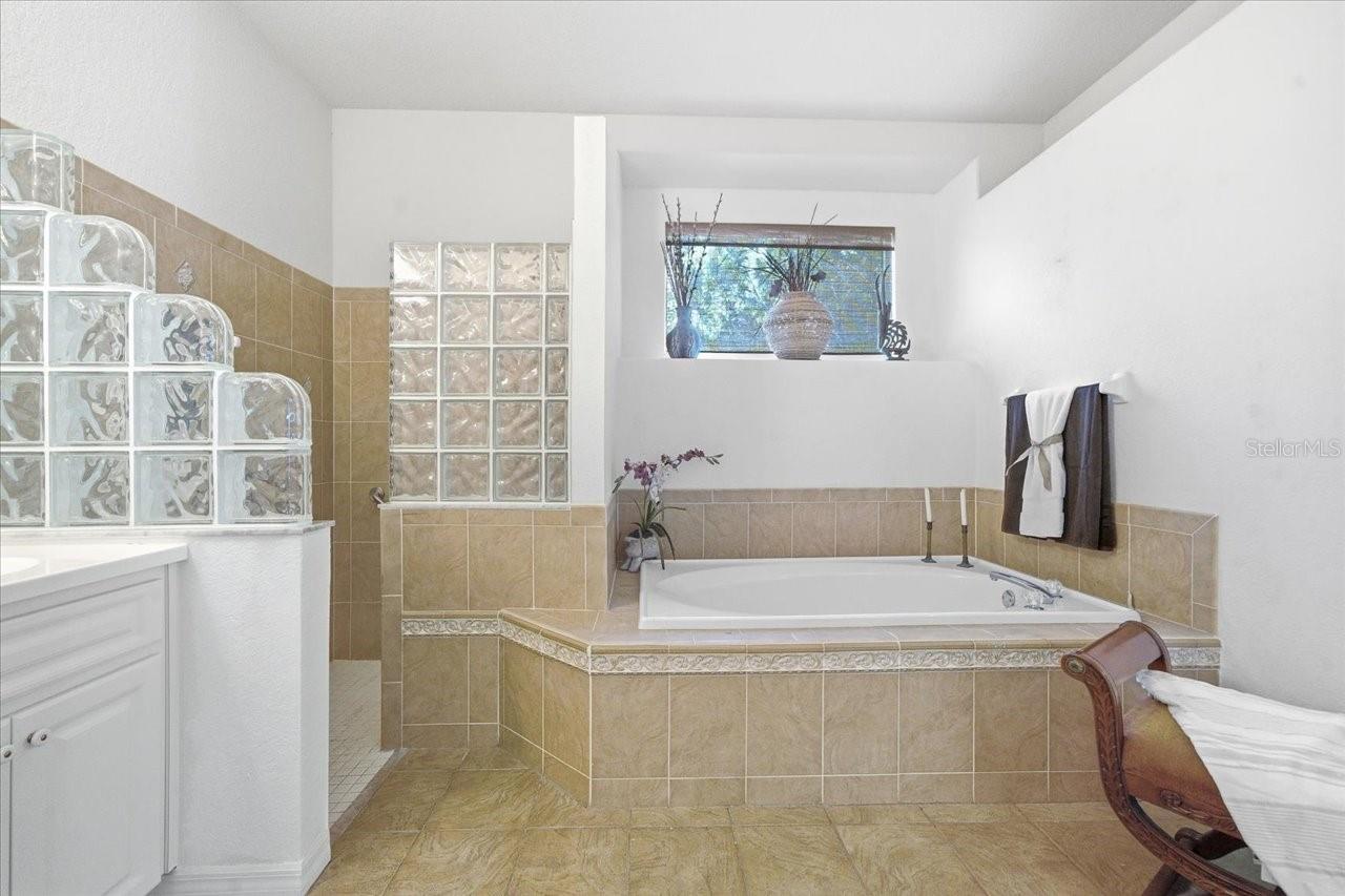12220 WOODLANDS CIR — photo 39