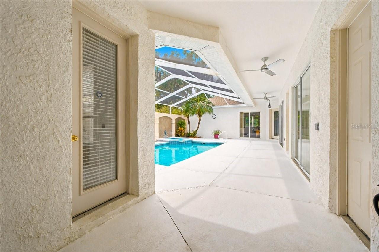 12220 WOODLANDS CIR — photo 5