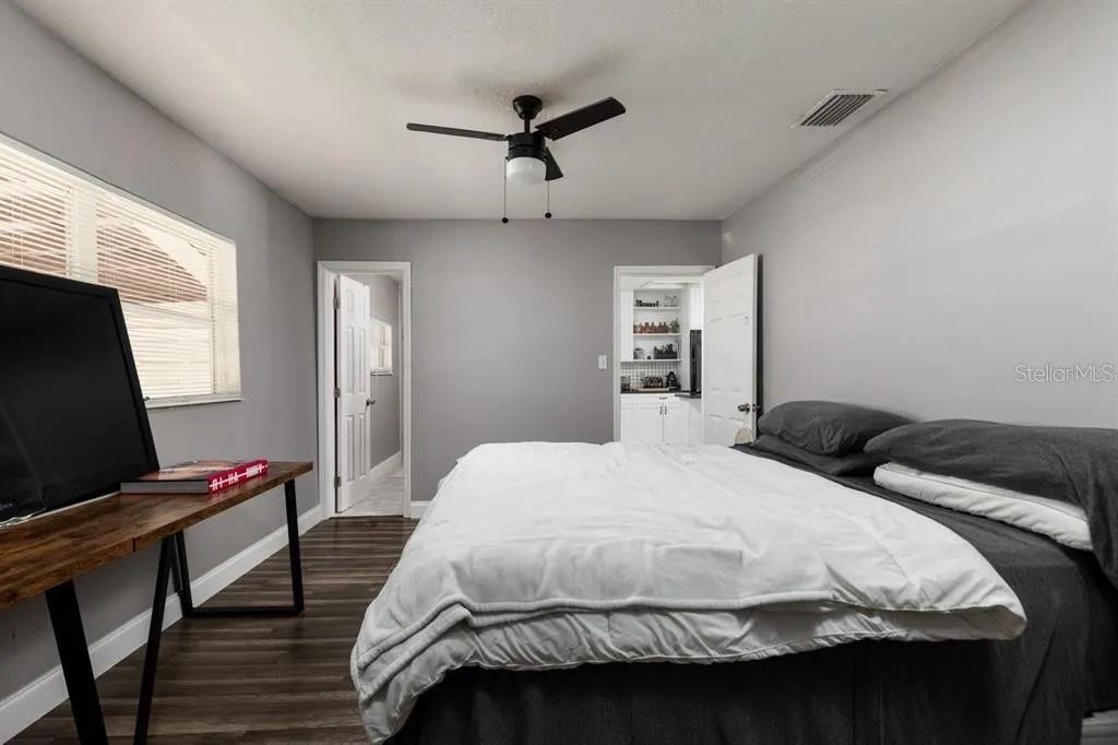 1201 E CAYUGA ST — photo 12