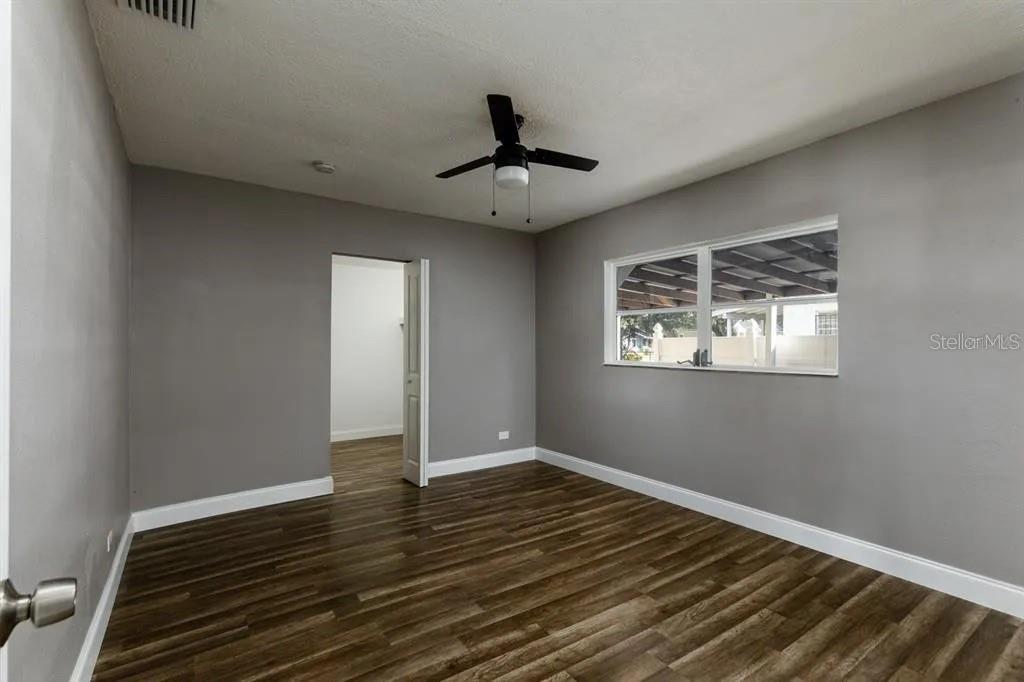 1201 E CAYUGA ST — photo 9