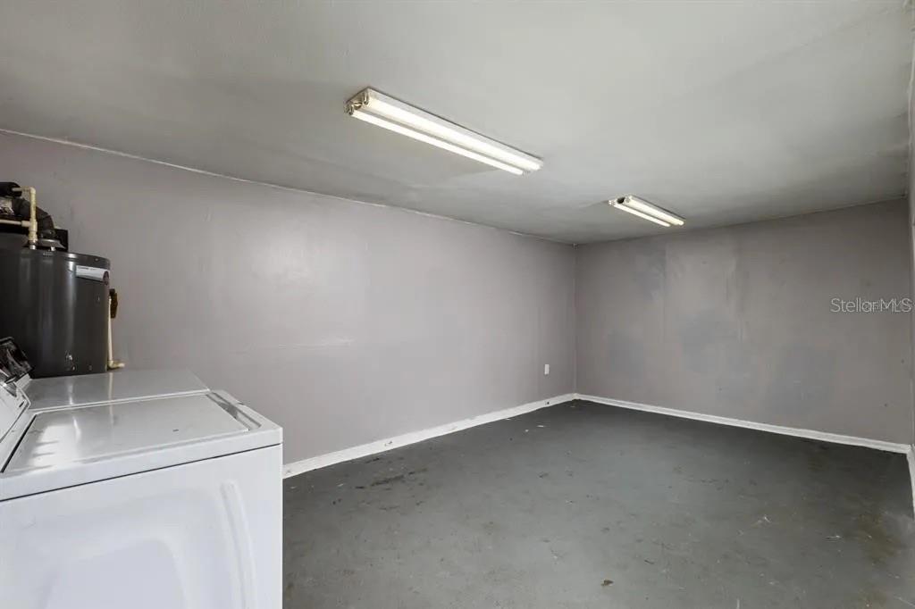1201 E CAYUGA ST — photo 21