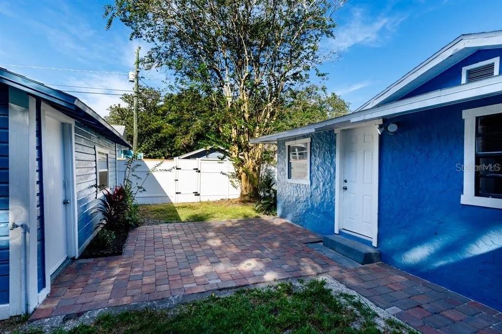 1201 E CAYUGA ST — photo 26
