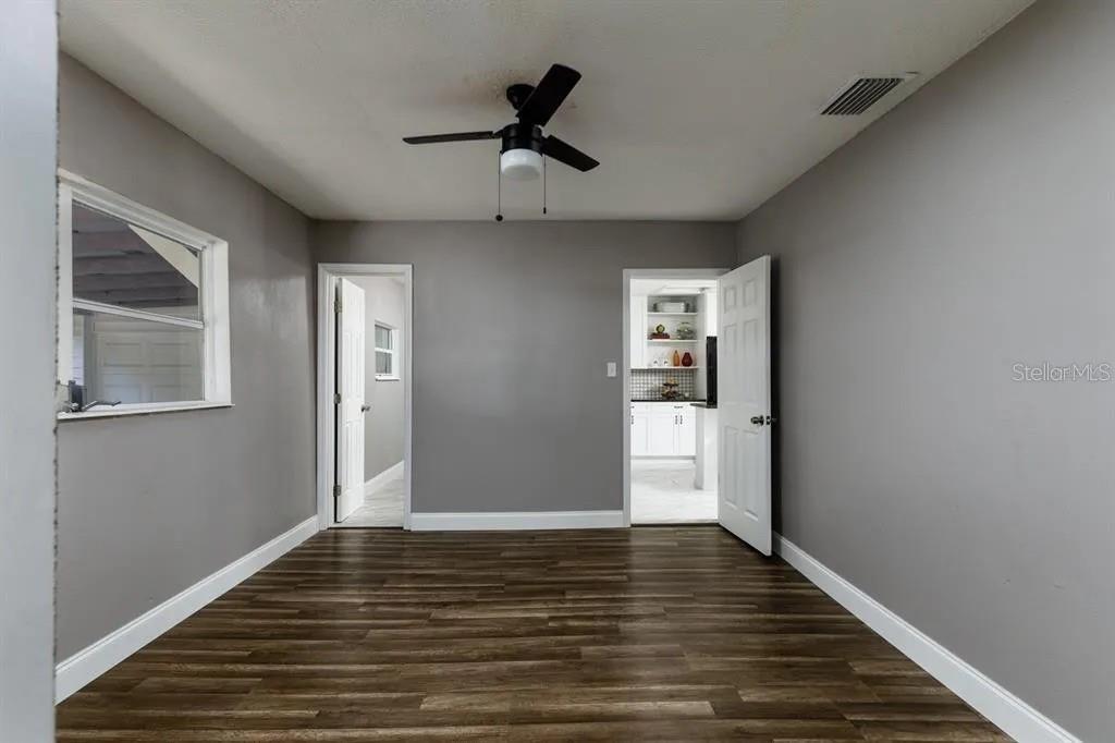 1201 E CAYUGA ST — photo 11