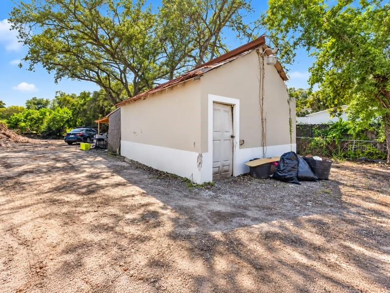8021 PALM RIVER RD — photo 12